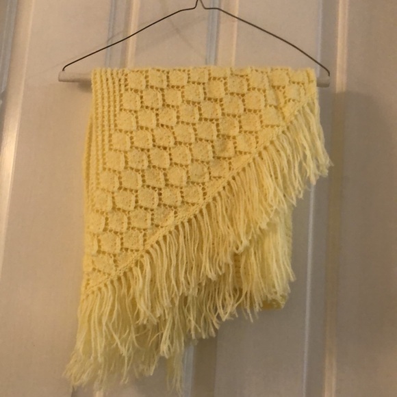 Beautiful Yellow Shawl🥳HP🥳 - Picture 2 of 7